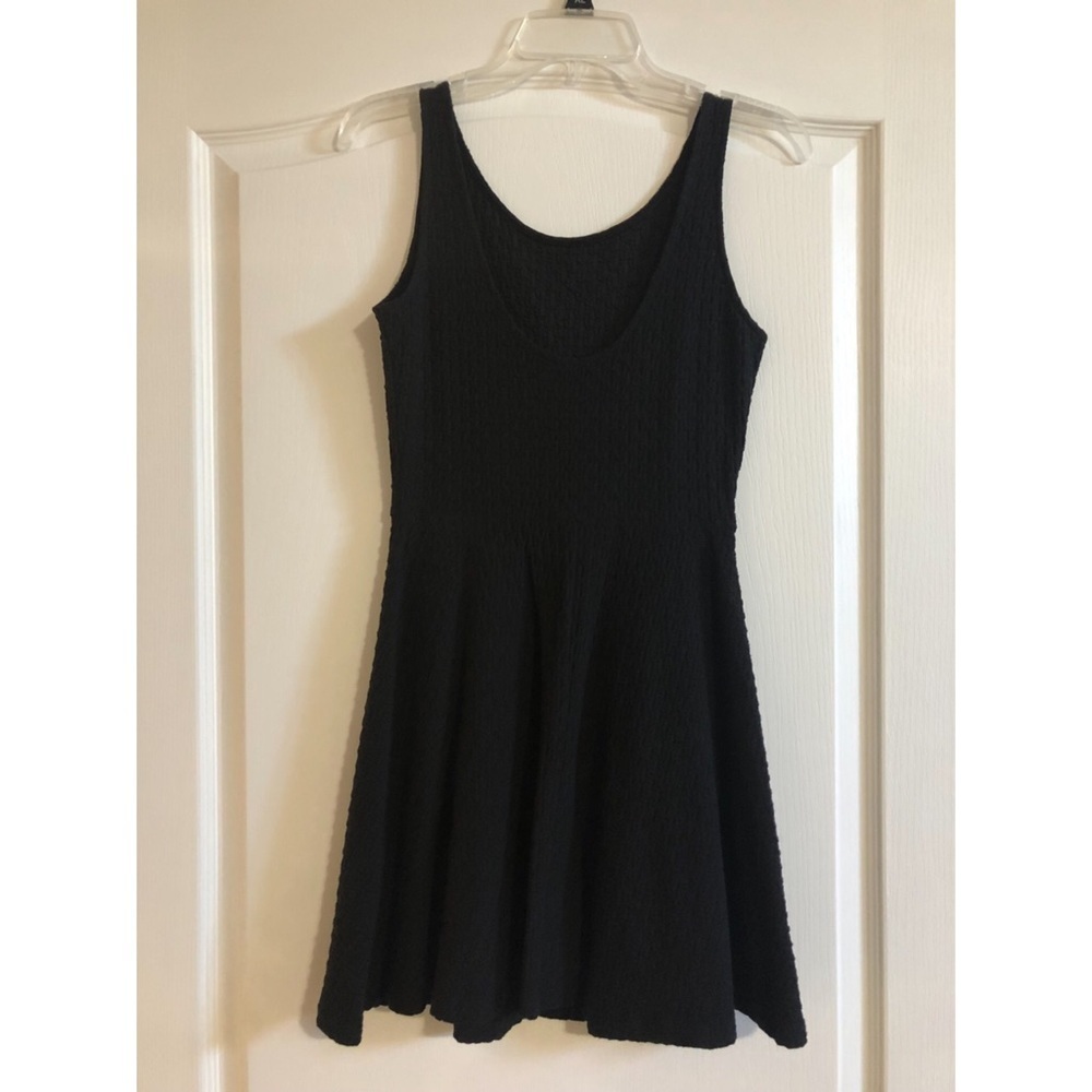 ❤️H&M - Black Skater / Scoop Neck Dress - 10